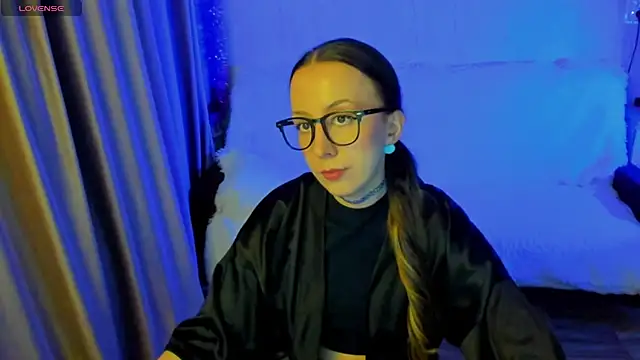 CurlySteph online show from 11-28-25, 05:26