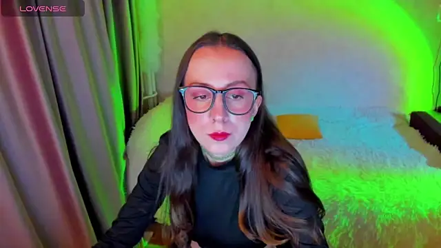 Snapshot of CurlySteph chatting on 02-11-26, 07:52 CurlySteph online show from 02-11-26, 07:52