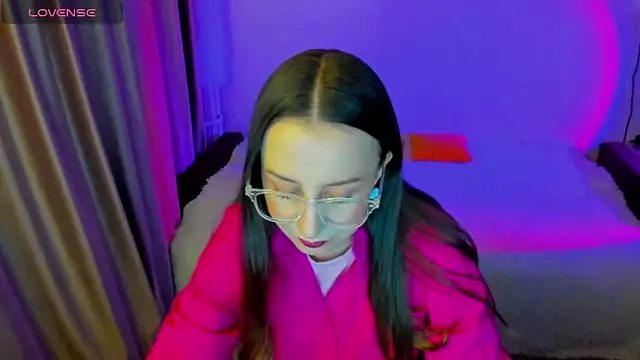 Snapshot of CurlySteph chatting on 02-14-26, 07:54 CurlySteph online show from 02-14-26, 07:54