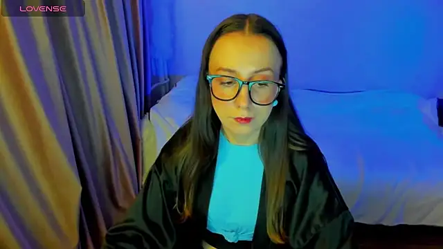 Snapshot of CurlySteph chatting on 03-04-26, 07:53 CurlySteph online show from 03-04-26, 07:53