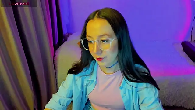 CurlySteph online show from 03-26-26, 04:01