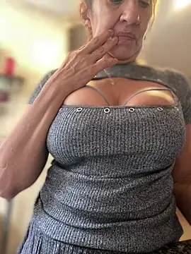 Snapshot of camelia3 chatting on 04-06-26, 10:27 camelia3 online show from 04-06-26, 10:27