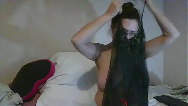 Hottie-Mom online show from 12-04-24, 08:45