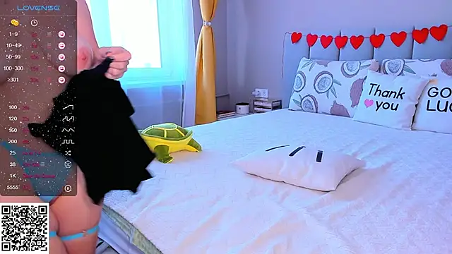 Snapshot of alishauki chatting on 02-25-25, 01:39 alishauki online show from 02-25-25, 01:39