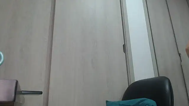 Snapshot of fisting_room chatting on 07-04-26, 03:29 fisting room online show from 07-04-26, 03:29