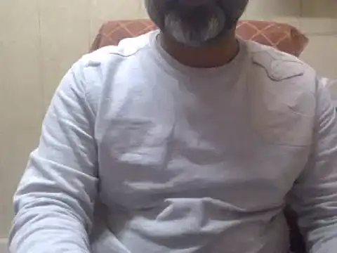 Snapshot of hairymaster95 chatting on 12-15-24, 07:24 hairymaster95 online show from 12-15-24, 07:24