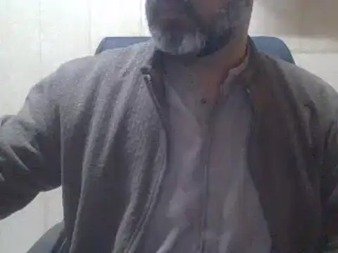 Snapshot of hairymaster95 chatting on 01-10-25, 04:12 hairymaster95 online show from 01-10-25, 04:12