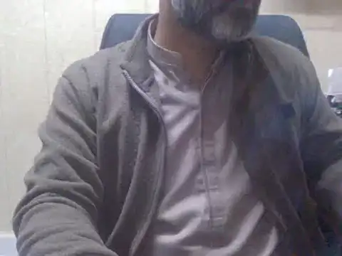 Snapshot of hairymaster95 chatting on 01-10-25, 10:28 hairymaster95 online show from 01-10-25, 10:28