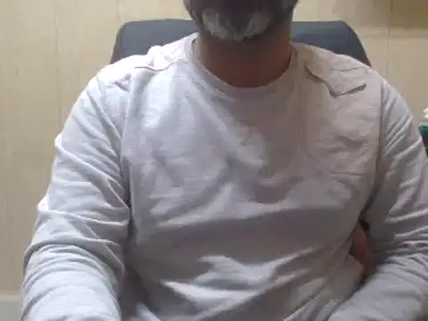 Snapshot of hairymaster95 chatting on 01-26-25, 07:53 hairymaster95 online show from 01-26-25, 07:53