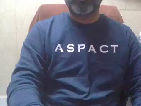 Snapshot of hairymaster95 chatting on 02-05-25, 07:18 hairymaster95 online show from 02-05-25, 07:18