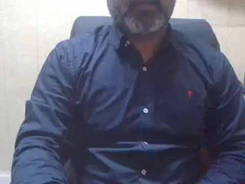 Snapshot of hairymaster95 chatting on 02-07-25, 04:06 hairymaster95 online show from 02-07-25, 04:06