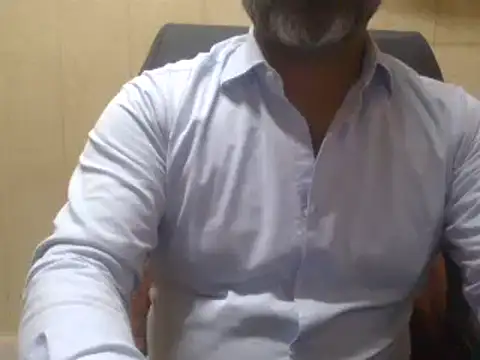 Snapshot of hairymaster95 chatting on 02-10-25, 07:47 hairymaster95 online show from 02-10-25, 07:47