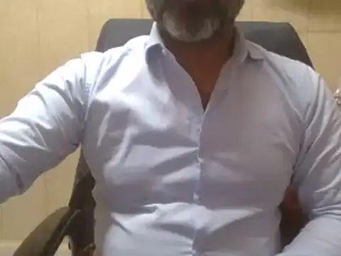 Snapshot of hairymaster95 chatting on 02-12-25, 07:13 hairymaster95 online show from 02-12-25, 07:13