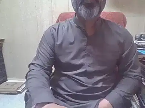 Snapshot of hairymaster95 chatting on 09-26-25, 05:33 hairymaster95 online show from 09-26-25, 05:33