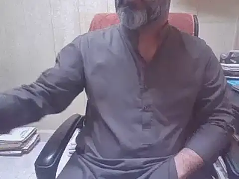 Snapshot of hairymaster95 chatting on 09-27-25, 04:06 hairymaster95 online show from 09-27-25, 04:06