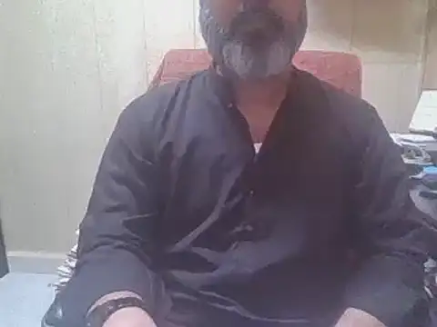 Snapshot of hairymaster95 chatting on 10-03-25, 06:21 hairymaster95 online show from 10-03-25, 06:21