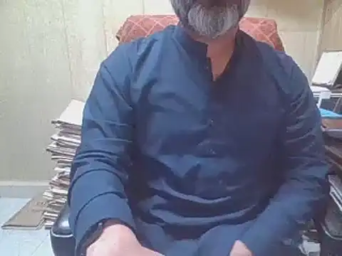 Snapshot of hairymaster95 chatting on 10-07-25, 03:47 hairymaster95 online show from 10-07-25, 03:47