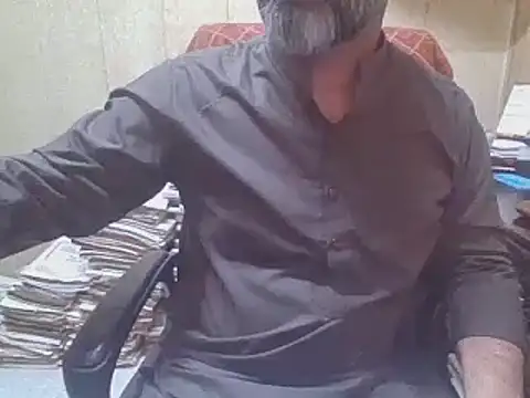 Snapshot of hairymaster95 chatting on 10-10-25, 03:27 hairymaster95 online show from 10-10-25, 03:27