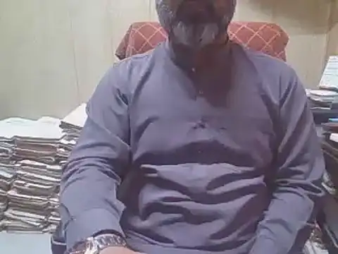 Snapshot of hairymaster95 chatting on 10-11-25, 05:55 hairymaster95 online show from 10-11-25, 05:55