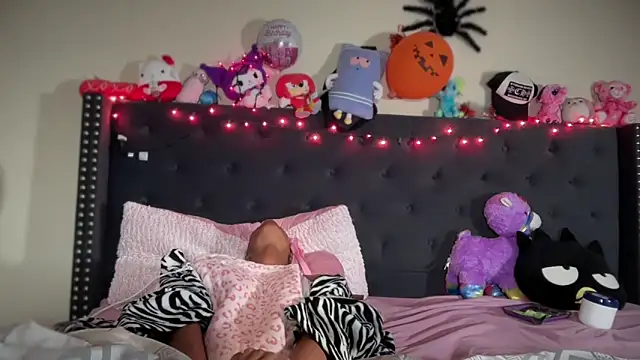 Cum2Charm online show from 10-31-25, 02:40