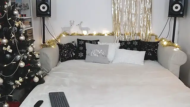 JaneDejaySC online show from 12-21-24, 08:54