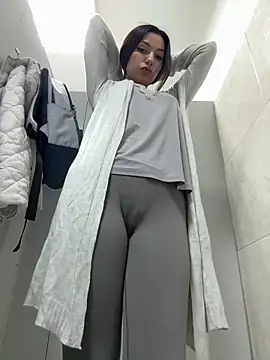 Snapshot of _MiaQueen_ chatting on 03-03-25, 11:35 MiaQueen online show from 03-03-25, 11:35