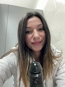 Snapshot of _MiaQueen_ chatting on 03-13-25, 10:32 MiaQueen online show from 03-13-25, 10:32