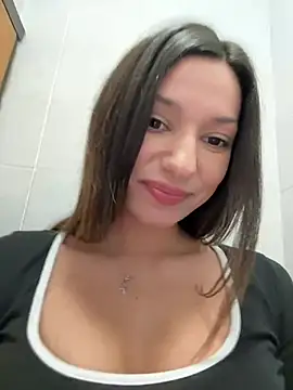 Snapshot of _MiaQueen_ chatting on 03-15-25, 12:15 MiaQueen online show from 03-15-25, 12:15