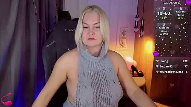 Snapshot of YolandaKiss chatting on 02-19-25, 10:23 YolandaKiss online show from 02-19-25, 10:23