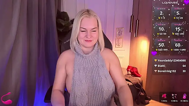 Snapshot of YolandaKiss chatting on 02-21-25, 02:17 YolandaKiss online show from 02-21-25, 02:17