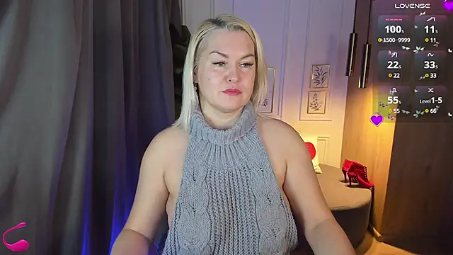 Snapshot of YolandaKiss chatting on 03-18-25, 08:26 YolandaKiss online show from 03-18-25, 08:26