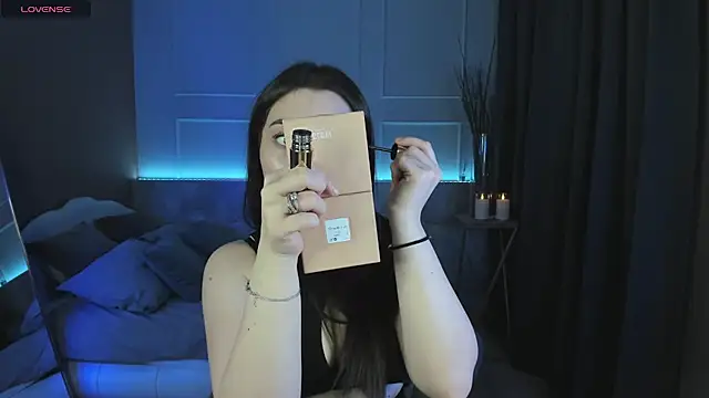 KylieMellow online show from 02-21-25, 12:17