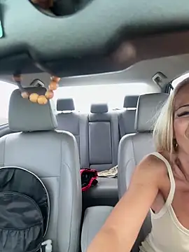 Snapshot of Reyna63 chatting on 01-18-25, 11:33 Reyna63 online show from 01-18-25, 11:33