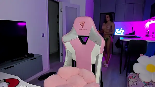 wow lovie online show from 03-18-26, 05:10