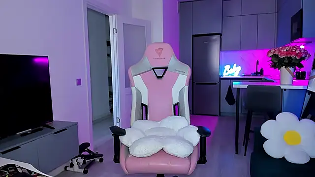 wow lovie online show from 04-10-26, 05:23