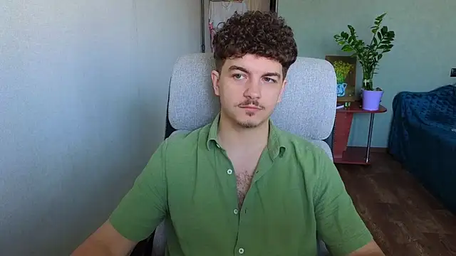 Snapshot of Remy_Miles chatting on 06-08-26, 04:46 Remy Miles online show from 06-08-26, 04:46
