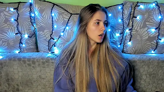 MaggieCake online show from 12-10-24, 03:41