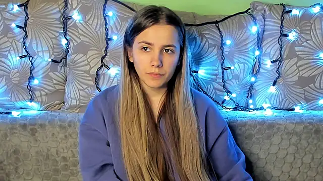 MaggieCake online show from 12-15-24, 03:45