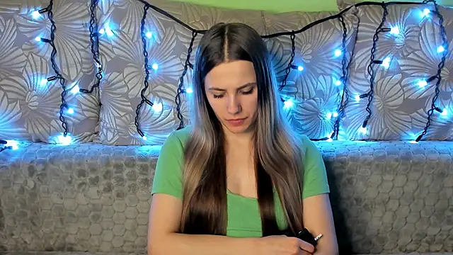 MaggieCake online show from 12-23-24, 01:40