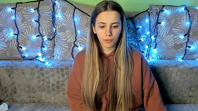 MaggieCake online show from 12-26-24, 03:59