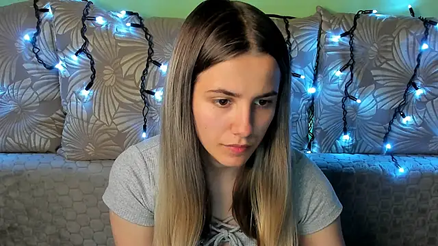 MaggieCake online show from 10-20-25, 01:50