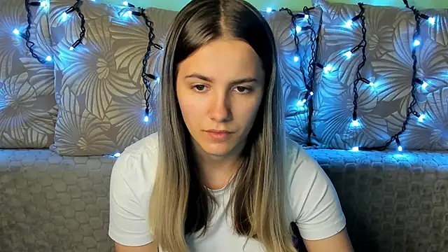 MaggieCake online show from 10-24-25, 02:19