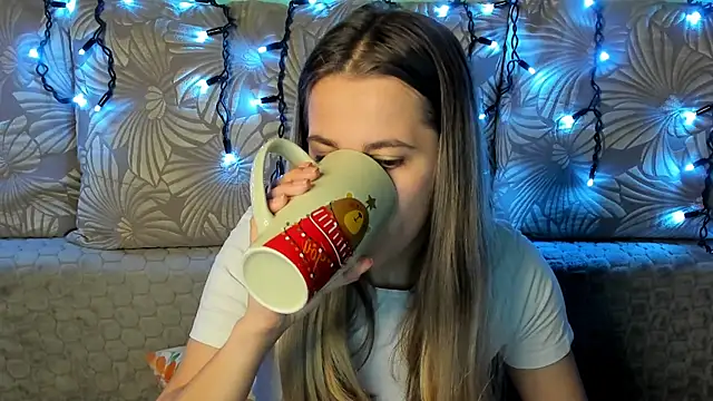 MaggieCake online show from 12-02-25, 03:12