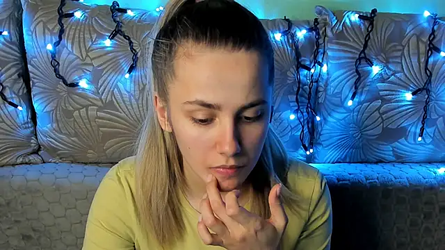 MaggieCake online show from 01-08-26, 01:41