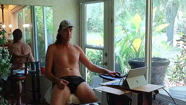 Snapshot of eliberator1777 chatting on 06-06-26, 06:34 eliberator1777 online show from 06-06-26, 06:34