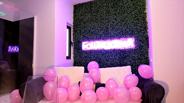 Snapshot of realhotfallingdevil chatting on 02-14-25, 08:52 realhotfallingdevil online show from 02-14-25, 08:52