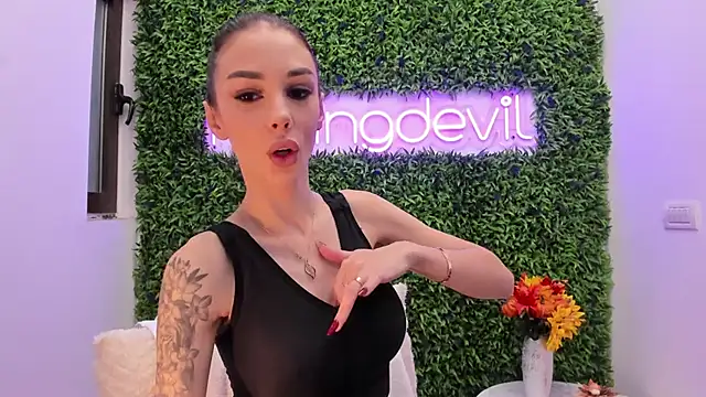 Snapshot of realhotfallingdevil chatting on 11-18-25, 06:07 realhotfallingdevil online show from 11-18-25, 06:07