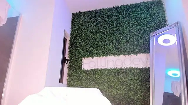 realhotfallingdevil online show from 06-19-26, 03:00