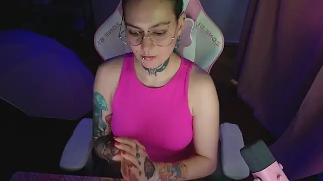 Snapshot of Ginger_Stay chatting on 06-17-26, 01:34 Ginger Stay online show from 06-17-26, 01:34