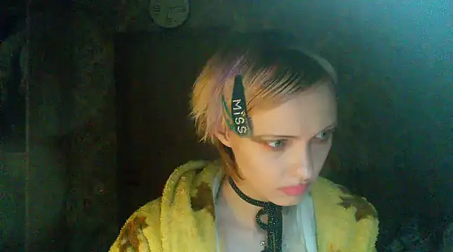 WildMissNiks online show from 12-17-24, 12:33